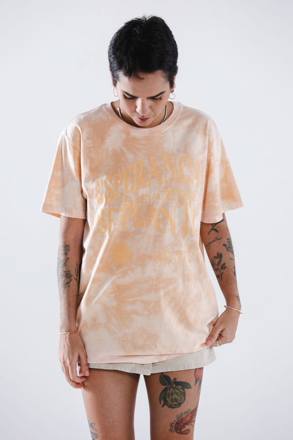 Camiseta Agroecológica Esperança Tie-dye Urucum- Fit Regular