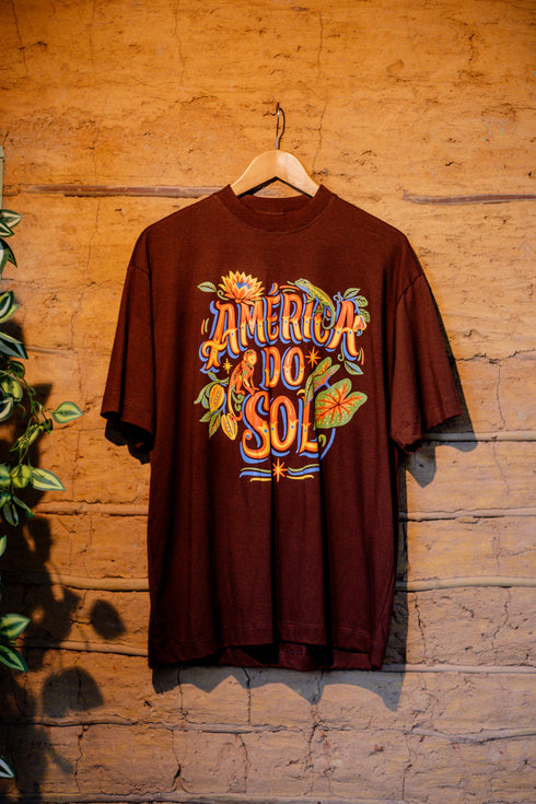Camiseta América do Sol — Oversized | Marrom Macaxeira