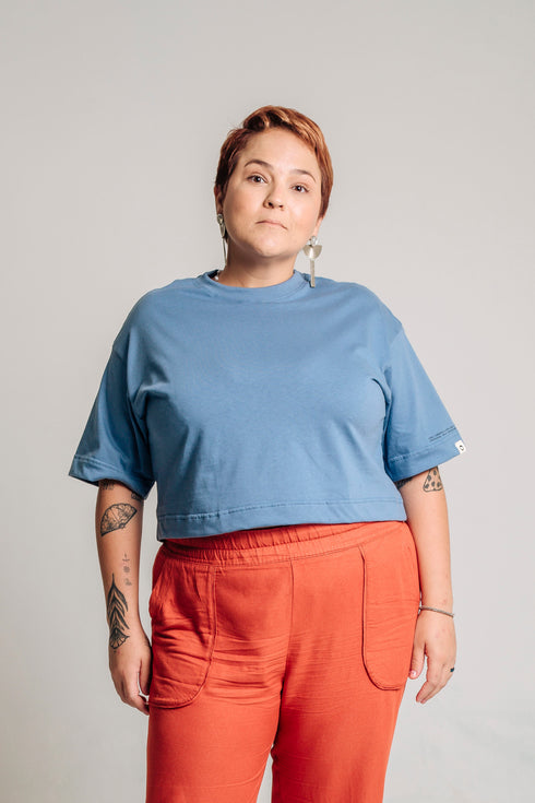 Camiseta Básica Agroecológica - Fit Cropped - Azul Jenipapo