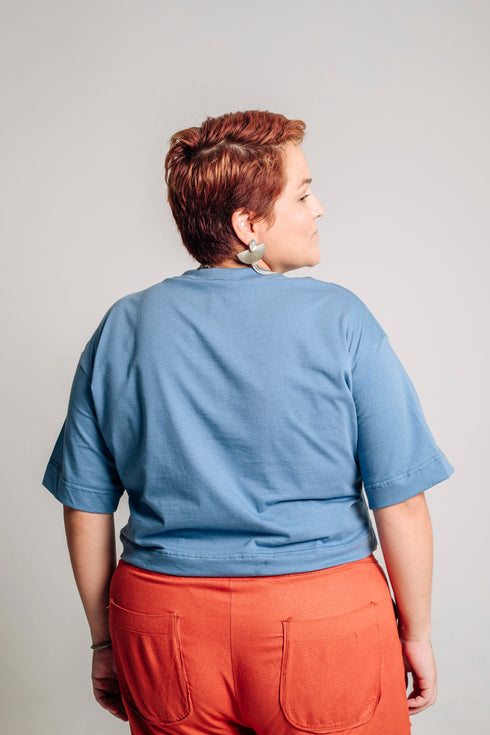 Camiseta Básica Agroecológica - Fit Cropped - Azul Jenipapo