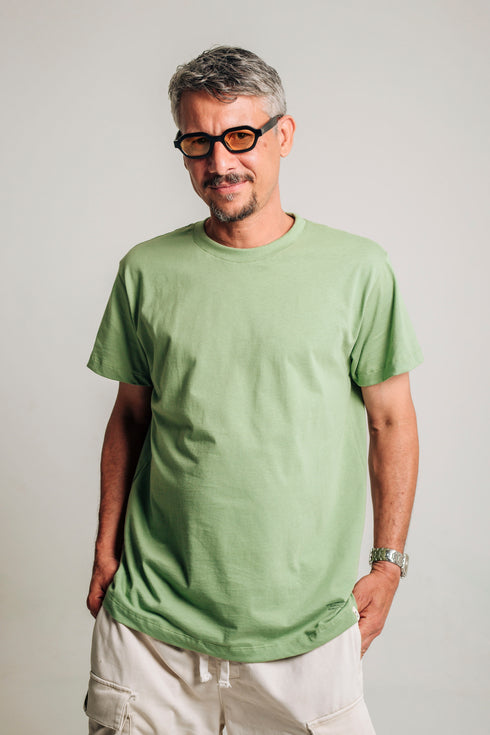 Camiseta Básica Agroecológica - Fit Regular - Verde Ervilha