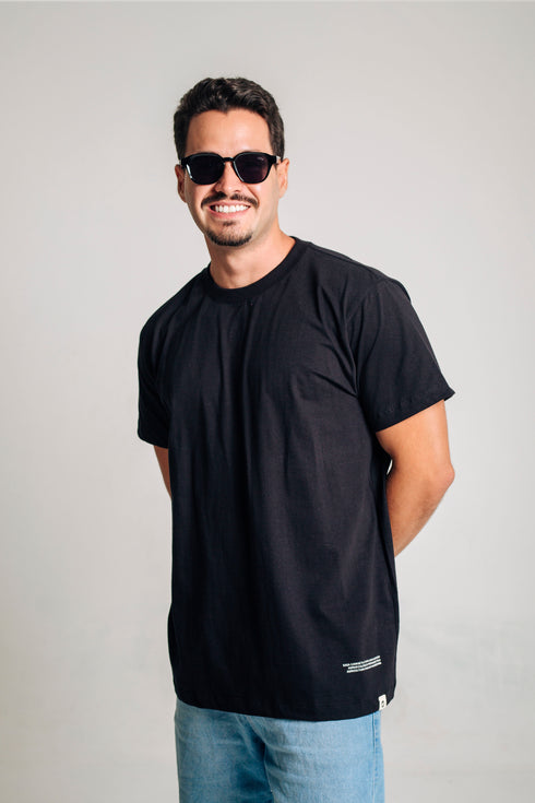 Camiseta Básica Agroecológica - Fit Regular -Feijão Preto