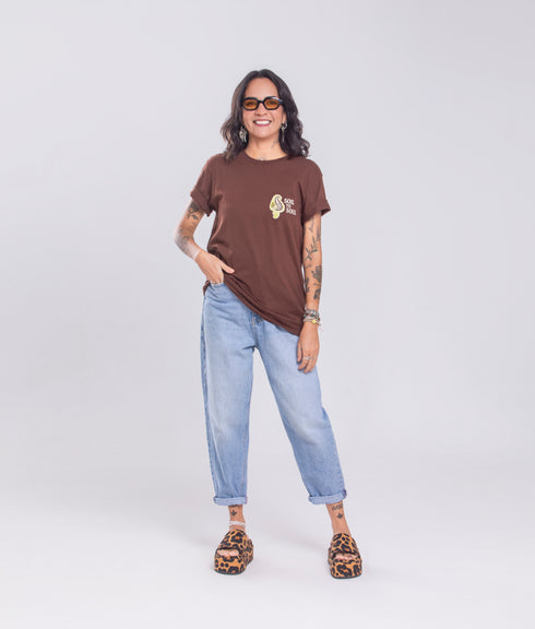 Camiseta Agroecológica Soil To Soul – Cor Marrom Macaxeira – Fit Regular