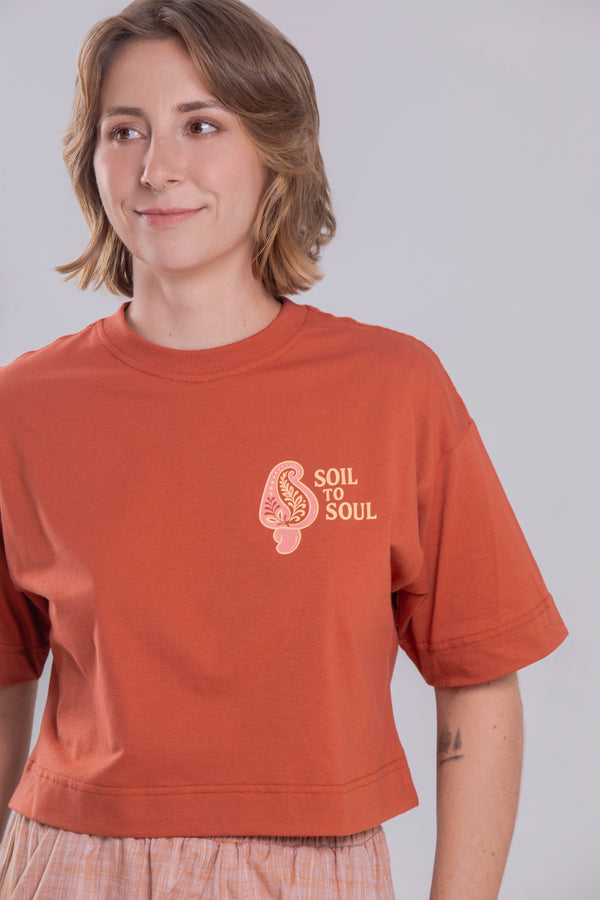Camiseta Agroecológica Soil to Soul – Cor Laranja Batata Doce – Fit Cropped