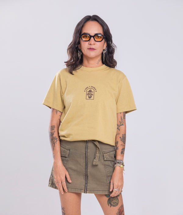 Camiseta Agroecológica Libre y Salvage – Cor Amarelo Gengibre – Fit Regular